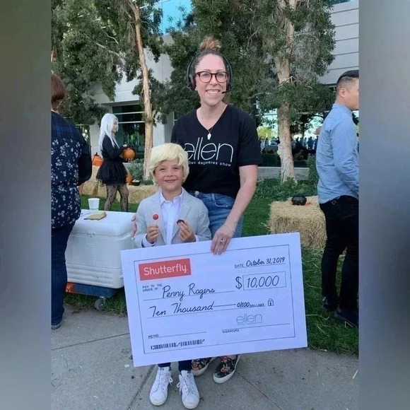 Ellen Degeneres & Producer Andy Lassner Halloween Costume - Picture 7 of 8